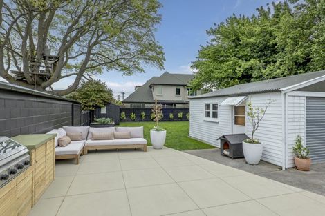 Photo of property in 17 Searells Road, Strowan, Christchurch, 8052