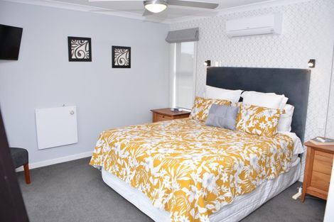 Photo of property in 2 Olive Close, Omokoroa, 3114