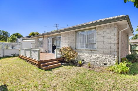 Photo of property in 2/4 Bromley Road, Bromley, Christchurch, 8062