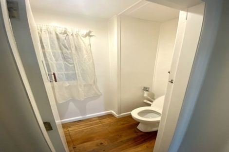 Photo of property in 182 Oriental Parade, Oriental Bay, Wellington, 6011