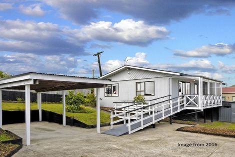 Photo of property in 2/14 Kelkirk Street, Kelston, Auckland, 0602