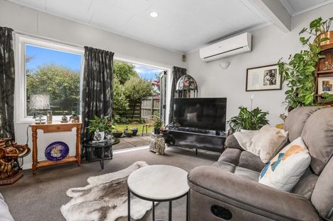 Photo of property in 100 Lake Road, Koutu, Rotorua, 3010