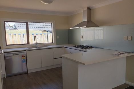 Photo of property in 24 San Domingo Rise, Henderson, Auckland, 0612