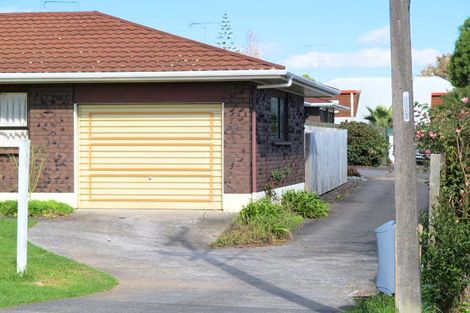 Photo of property in 2/42 Abercrombie Street, Howick, Auckland, 2014