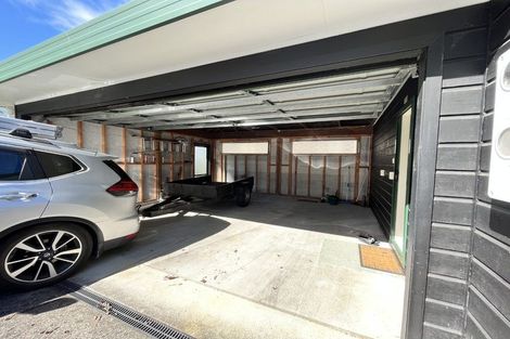 Photo of property in 2/13 Tallington Crescent, Torbay, Auckland, 0630