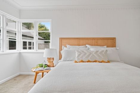 Photo of property in 207 Fifield Terrace, Opawa, Christchurch, 8023