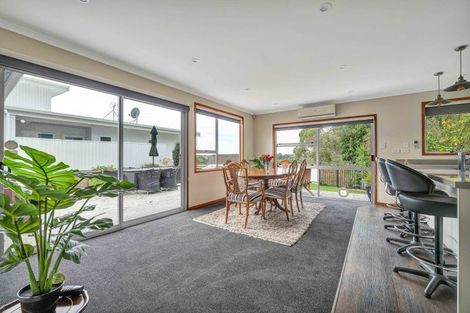 Photo of property in 377 Mangorei Road, Merrilands, New Plymouth, 4312
