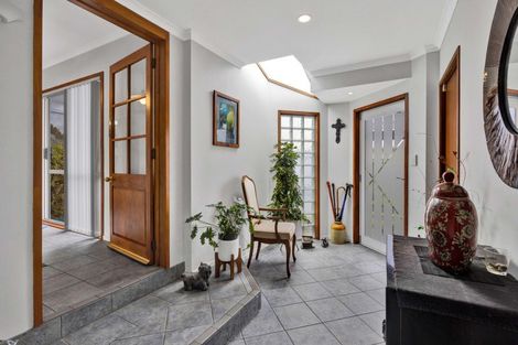 Photo of property in 6 Argyle Place, Highlands Park, New Plymouth, 4312