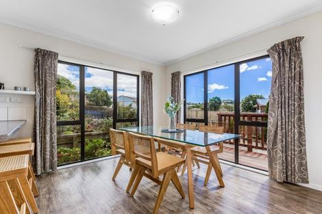 Photo of property in 9 Beauzami Crescent, Ascot Park, Porirua, 5024