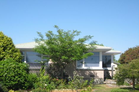 Photo of property in 52 Bickerton Street, Wainoni, Christchurch, 8061