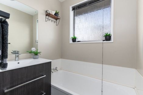 Photo of property in 32 Brookside Road, Rolleston, 7614