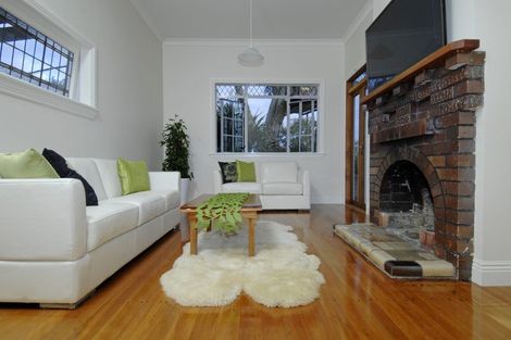 Photo of property in 1960 East Coast Road, Stillwater, Silverdale, 0993