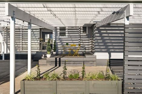 Photo of property in 24 Cobham Crescent, Kelston, Auckland, 0602