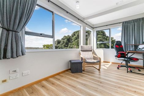 Photo of property in 90 Howard Road, Orere Point, Papakura, 2585