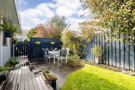 Photo of property in 1/53 Te Mata Road, Havelock North, 4130