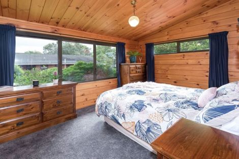 Photo of property in 35 Botany Road, Botany Downs, Auckland, 2010