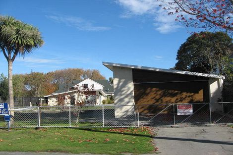 Photo of property in 1 Bryndwr Road, Fendalton, Christchurch, 8052