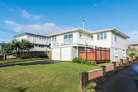 Photo of property in 10 Kaweka Street, New Lynn, Auckland, 0600