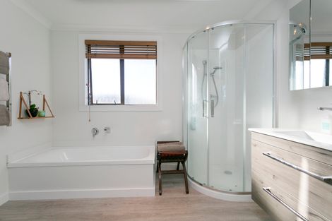 Photo of property in 11a Tobin Place, Richmond Heights, Taupo, 3330