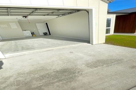 Photo of property in 24 Koru Loop, Paraparaumu, 5032