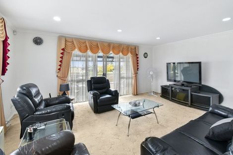 Photo of property in 1 Astelia Place, Goodwood Heights, Auckland, 2105