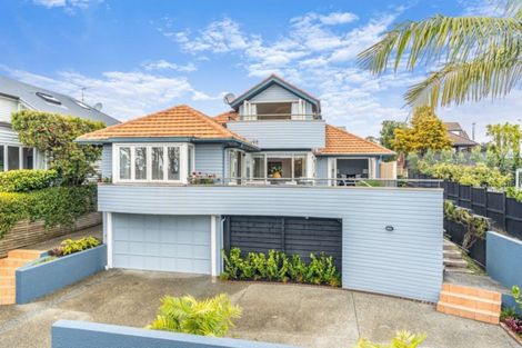 Photo of property in 77a Stanley Point Road, Stanley Point, Auckland, 0624