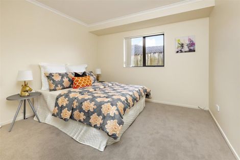 Photo of property in 2 Derryveagh Lane, Weymouth, Auckland, 2103
