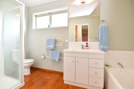 Photo of property in 10 Totara Road, Stanmore Bay, Whangaparaoa, 0932