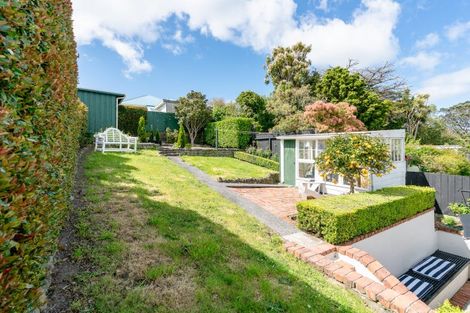 Photo of property in 33 Grove Road, Kelburn, Wellington, 6012