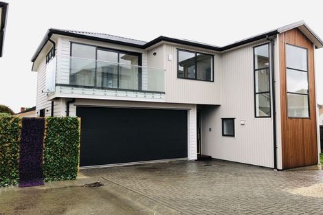 Photo of property in 33a Roberts Avenue, Bayswater, Auckland, 0622