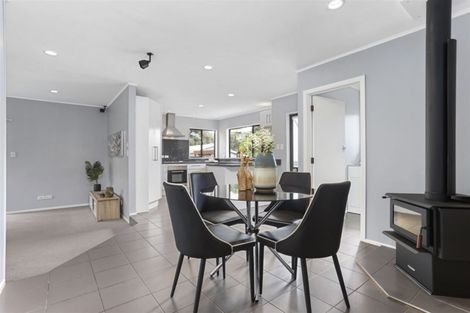 Photo of property in 46 Glen Marine Parade, Glendene, Auckland, 0602