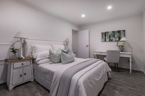 Photo of property in 5 Franheim Crescent, Orewa, 0931