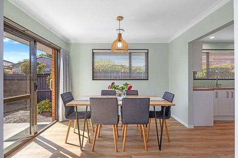 Photo of property in 2/58 Ambleside Drive, Burnside, Christchurch, 8053