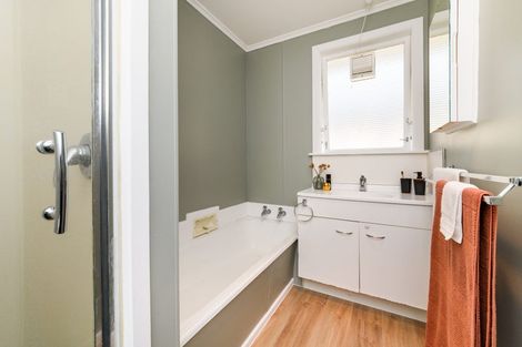 Photo of property in 5 Acacia Street, Kelvin Grove, Palmerston North, 4414