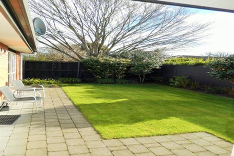 Photo of property in 35a Dunedin Street, Redwood, Christchurch, 8051