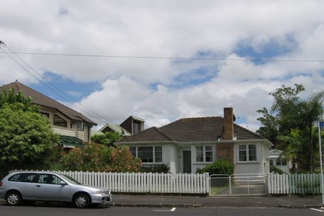Photo of property in 490 Point Chevalier Road, Point Chevalier, Auckland, 1022