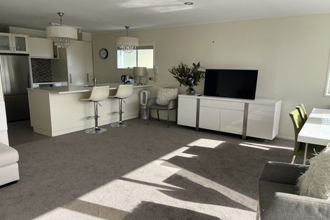 Photo of property in 2/130 Oriental Parade, Oriental Bay, Wellington, 6011