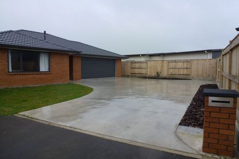 Photo of property in 100 Rosalie Terrace, Kelvin Grove, Palmerston North, 4414