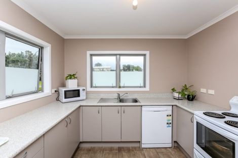 Photo of property in 13 Tohora Place, Spotswood, New Plymouth, 4310