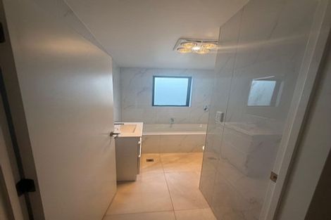 Photo of property in 9b Poruru Close, Papakura, 2110