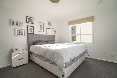 Photo of property in 43 Fyvie Avenue, Tawa, Wellington, 5028