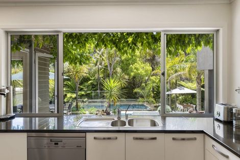 Photo of property in 14 Aberdeen Road, Campbells Bay, Auckland, 0620