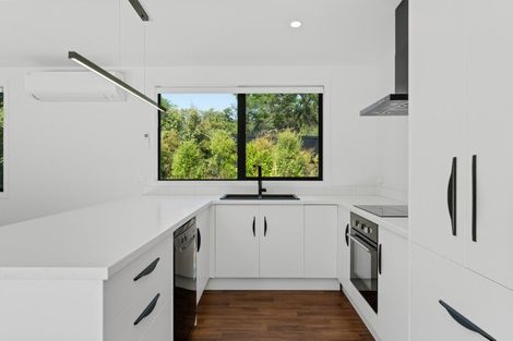 Photo of property in 24 Parawera Drive, Acacia Bay, Taupo, 3330
