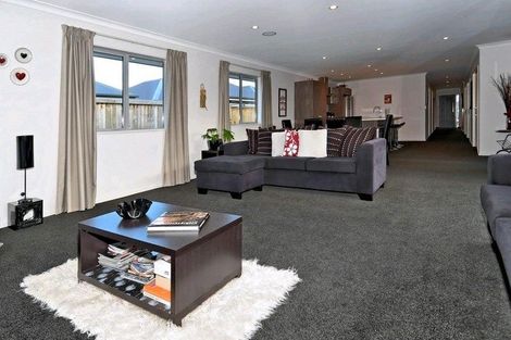 Photo of property in 36 Little Oaks Drive, Yaldhurst, Christchurch, 8042