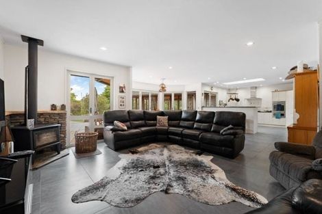 Photo of property in 40 Foster Road, Kumeu, 0891