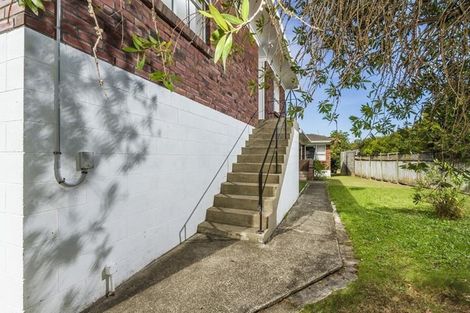 Photo of property in 1/15 Roberts Avenue, Bayswater, Auckland, 0622