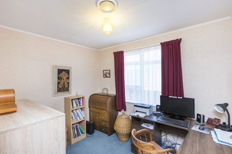 Photo of property in 21 Lockhart Avenue, Milson, Palmerston North, 4414