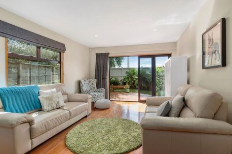 Photo of property in 18 Beulah Avenue, Rothesay Bay, Auckland, 0630