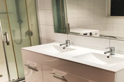 Photo of property in 76 Waimumu Road, Massey, Auckland, 0614