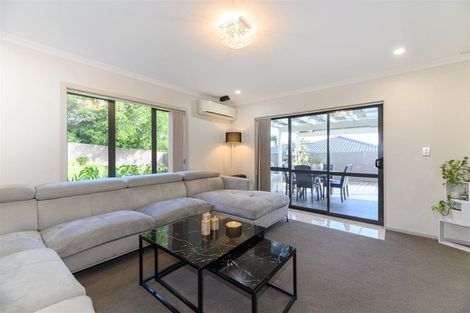 Photo of property in 99a Awaroa Road, Sunnyvale, Auckland, 0612